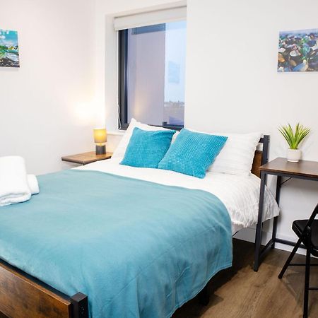 Central 2 Bed 2 Bath Apartment Near Brighton College, Beach, Hospital - Long Stay Offers Bagian luar foto