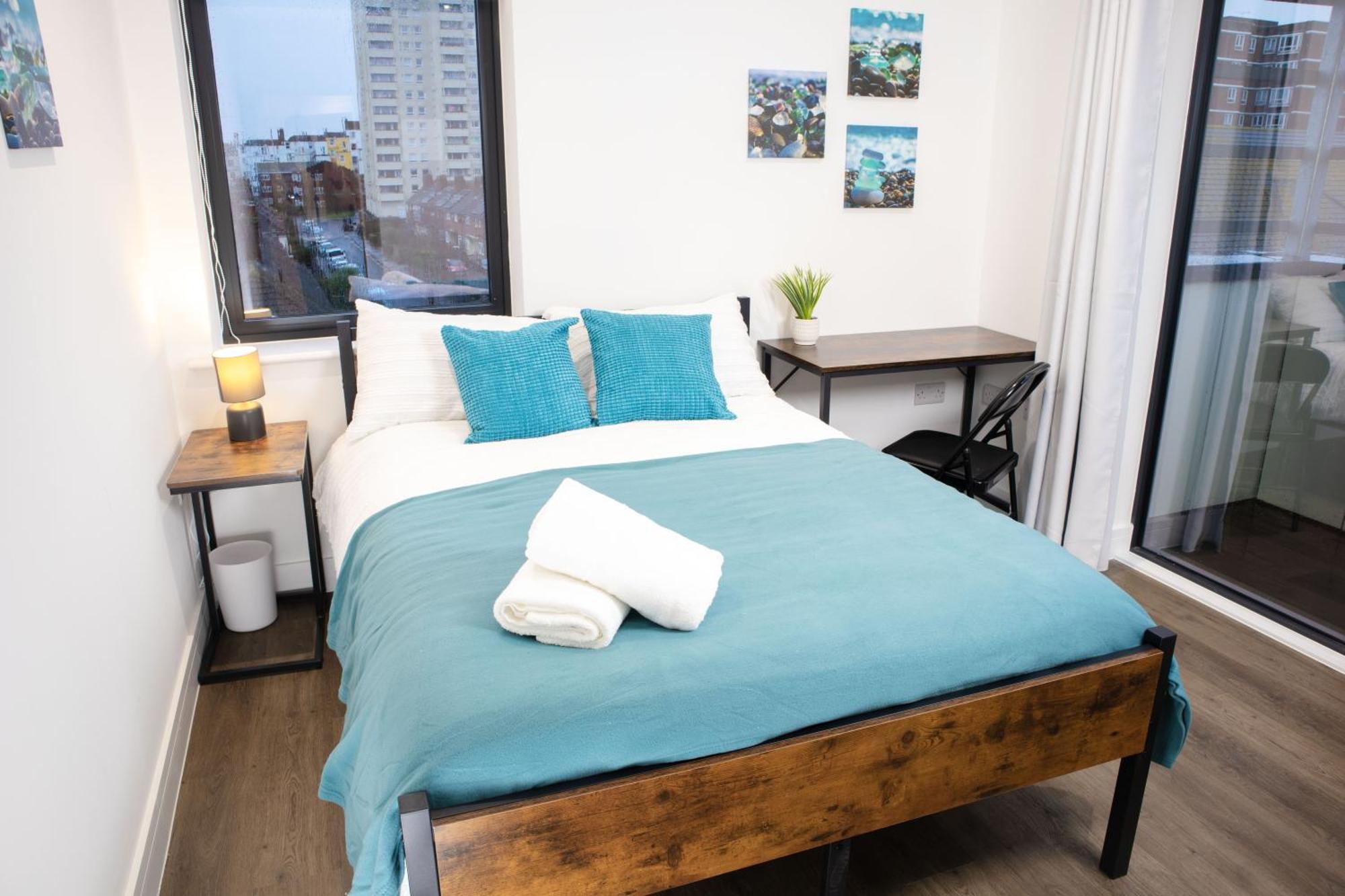 Central 2 Bed 2 Bath Apartment Near Brighton College, Beach, Hospital - Long Stay Offers Bagian luar foto