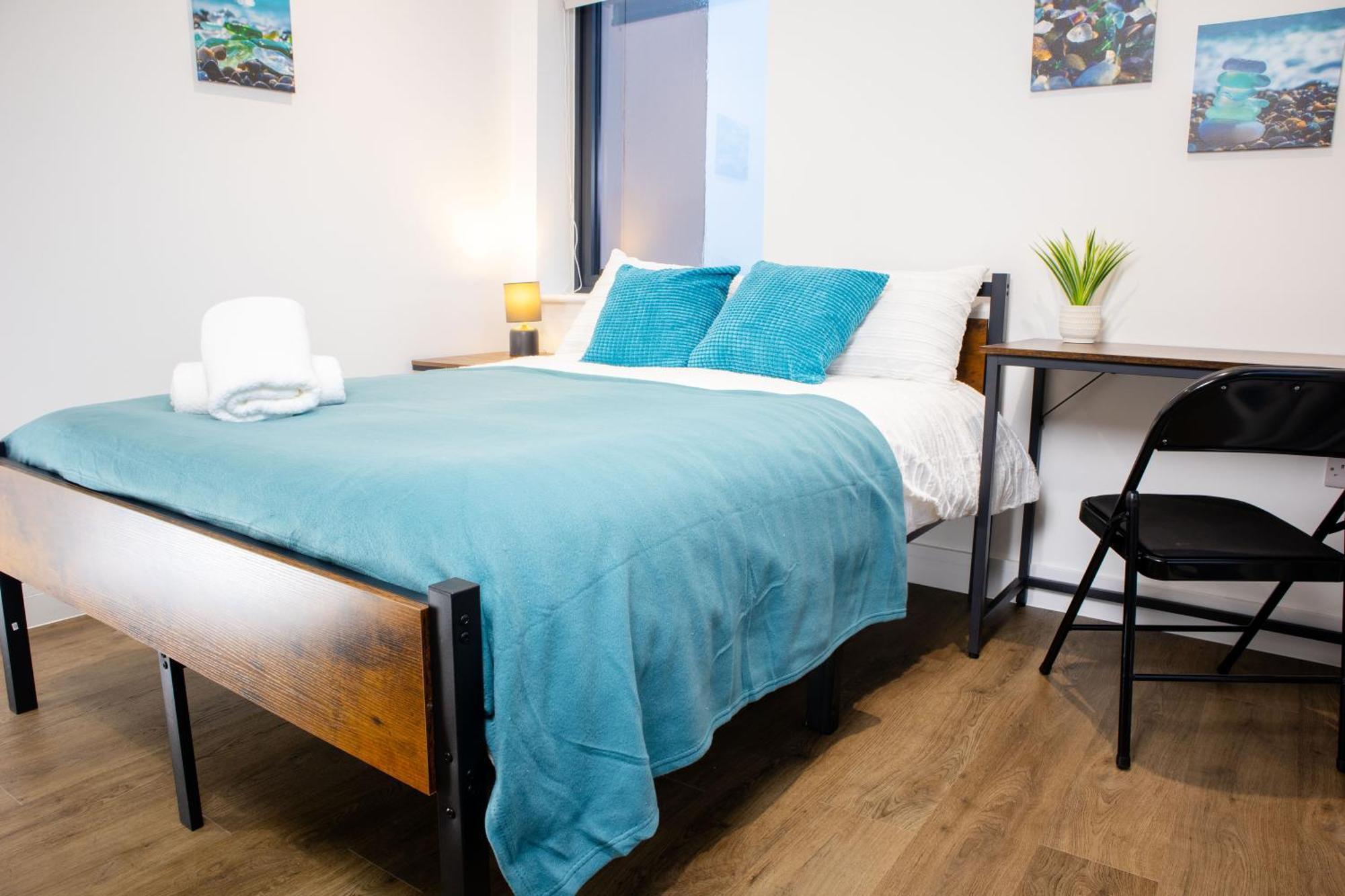 Central 2 Bed 2 Bath Apartment Near Brighton College, Beach, Hospital - Long Stay Offers Bagian luar foto